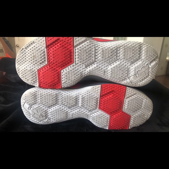 Nike Lebron Witness 2 - Picture 3 of 4